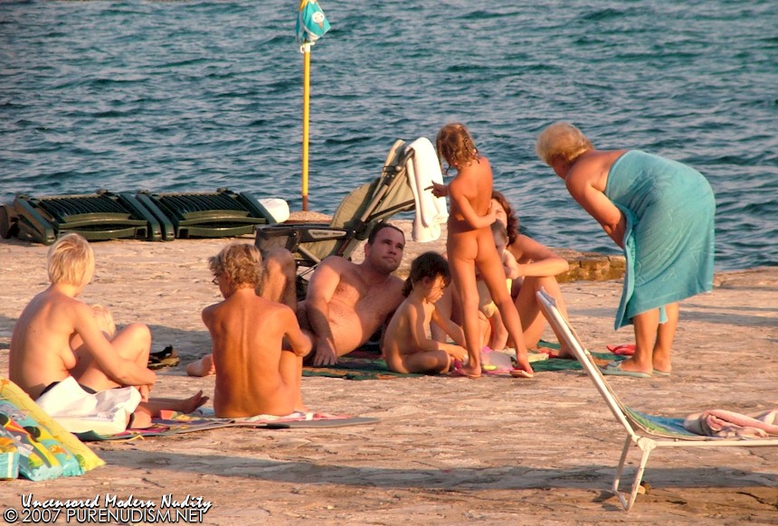 2012 NUDISM HQ Free Naturist Nudist Pictures 2012 NUDISM HQ Free Naturist Nudist Pictures