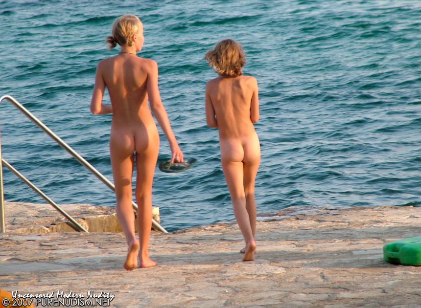 2012 NUDISM HQ Free Naturist Nudist Pictures